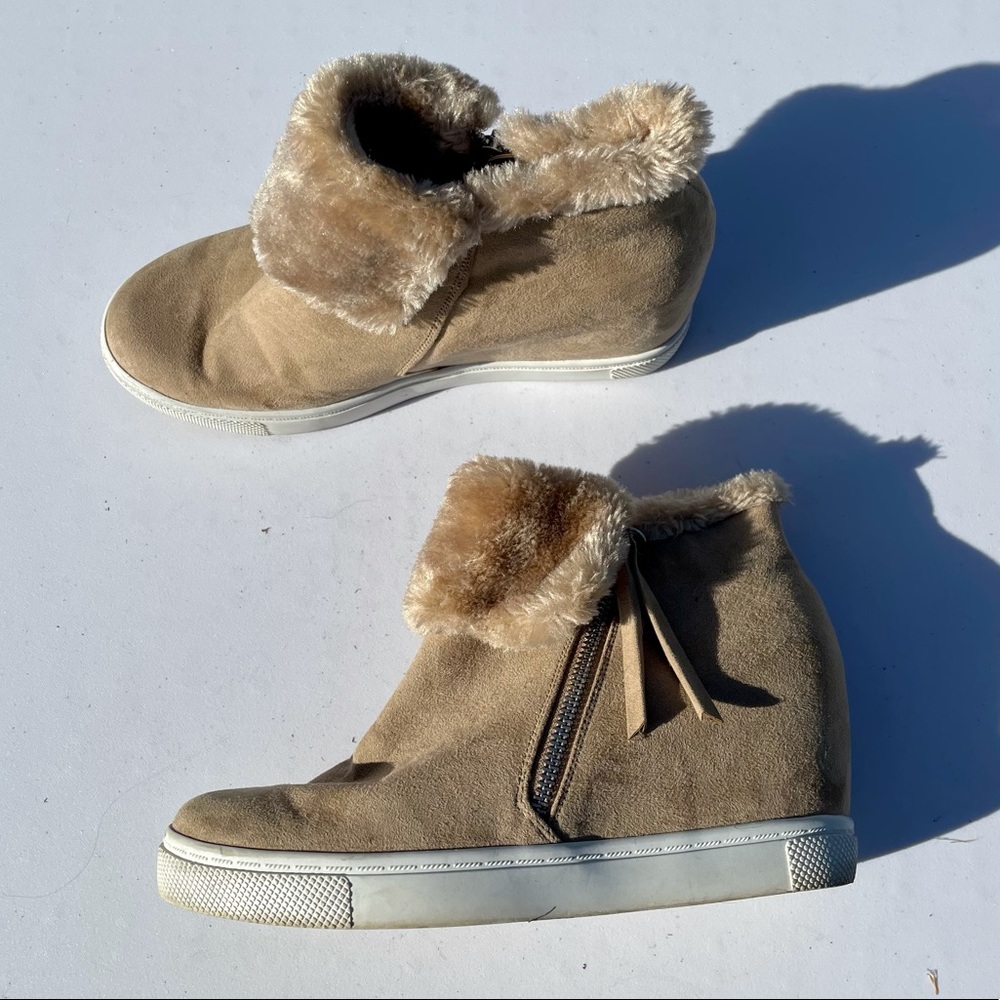 🔥🔥MAKE OFFER🔥Brass wedge sneakers🔥
